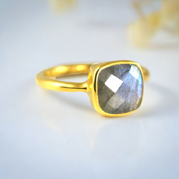 Claire Labradorite Stone Ring