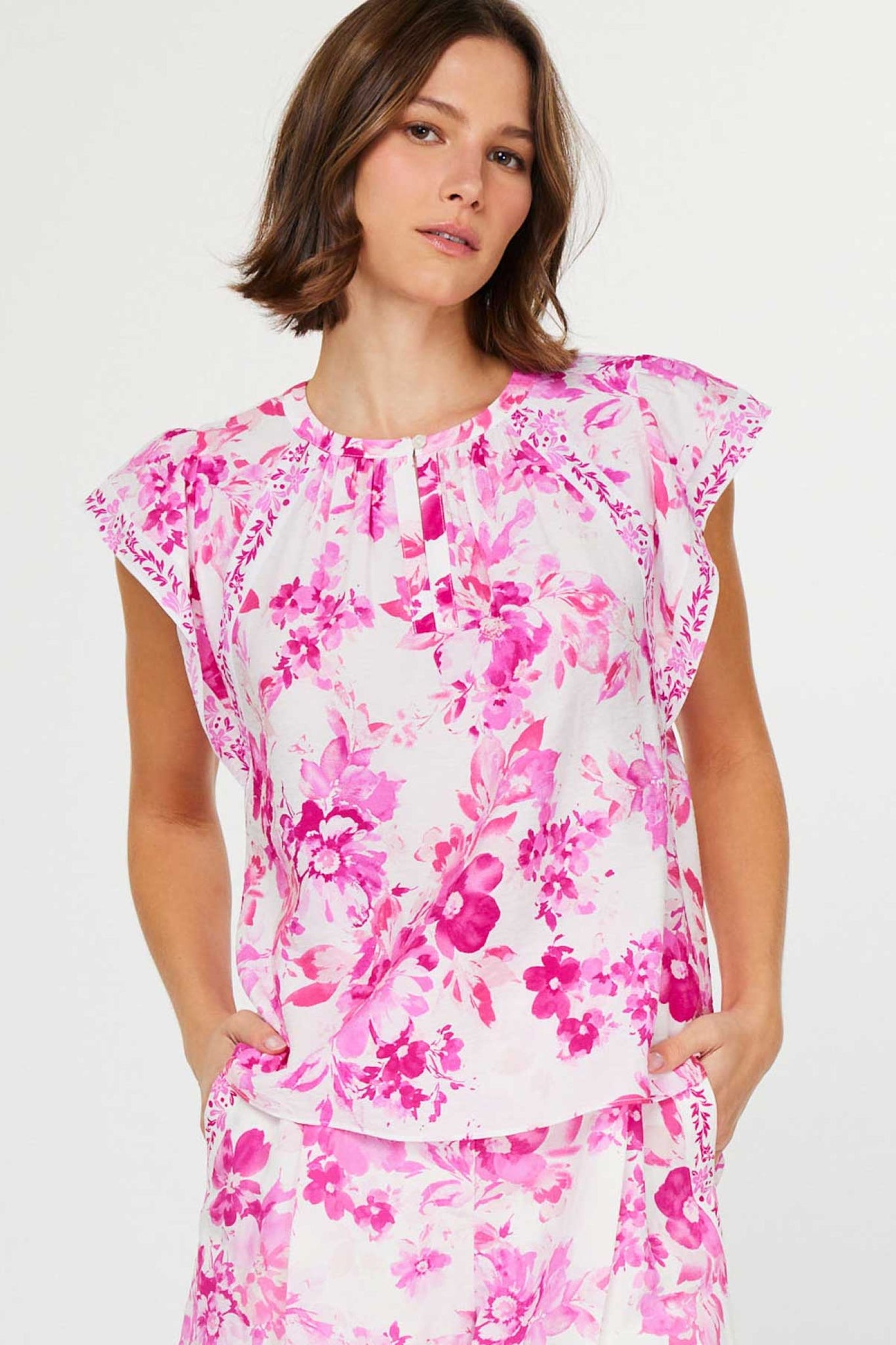 Gabrielle Pink Floral Current Air Blouse- Sale Xs Gabrielle Pink Floral Current Air Blouse- Sale Xs