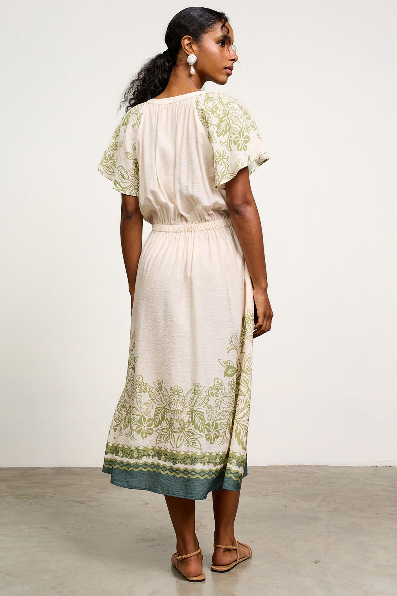 Olivia Short Sleeve Print Midi Skies are Blue Dress M Olivia Short Sleeve Print Midi Skies are Blue Dress M
